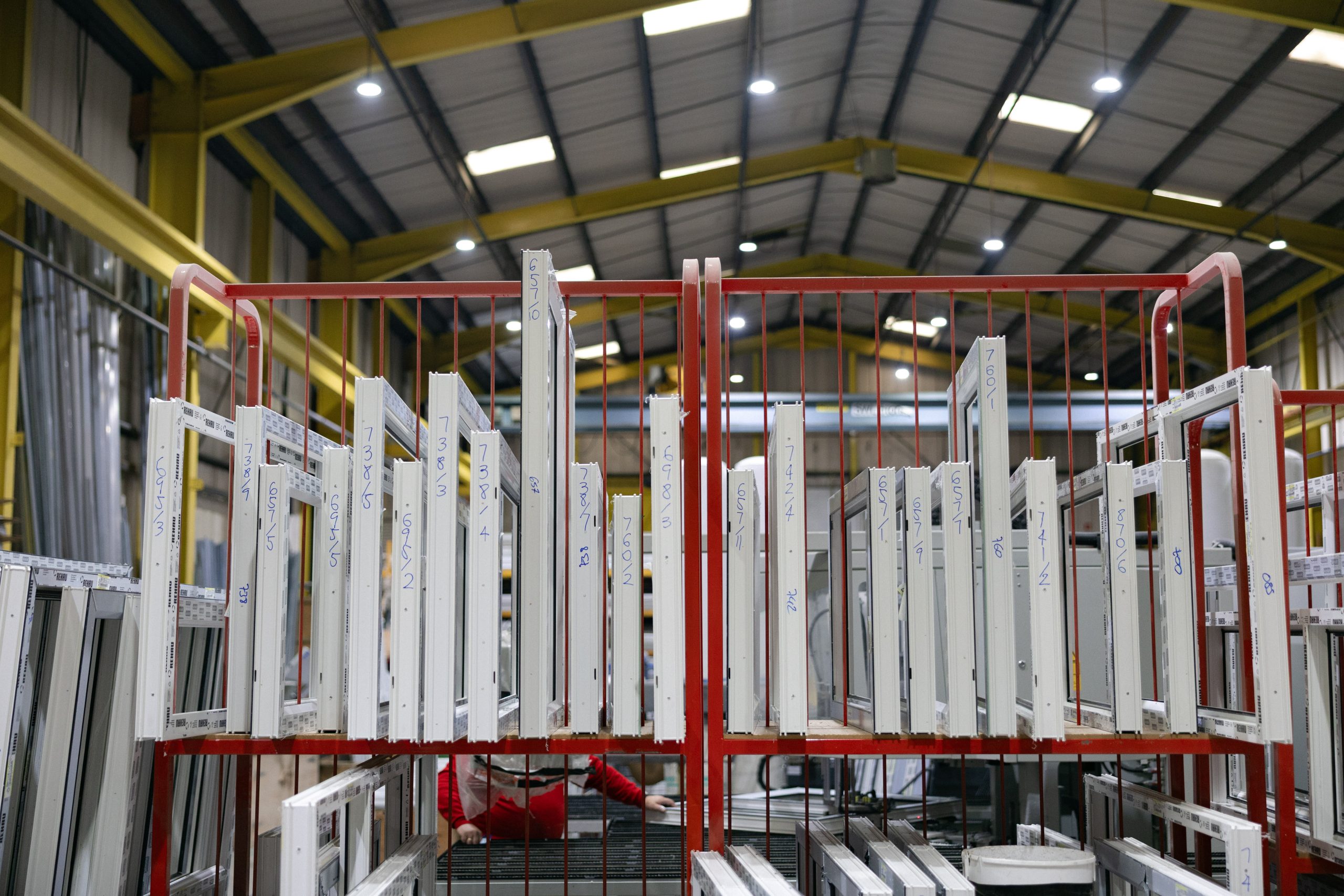 Factory fit vs traditional window install: what’s the difference?